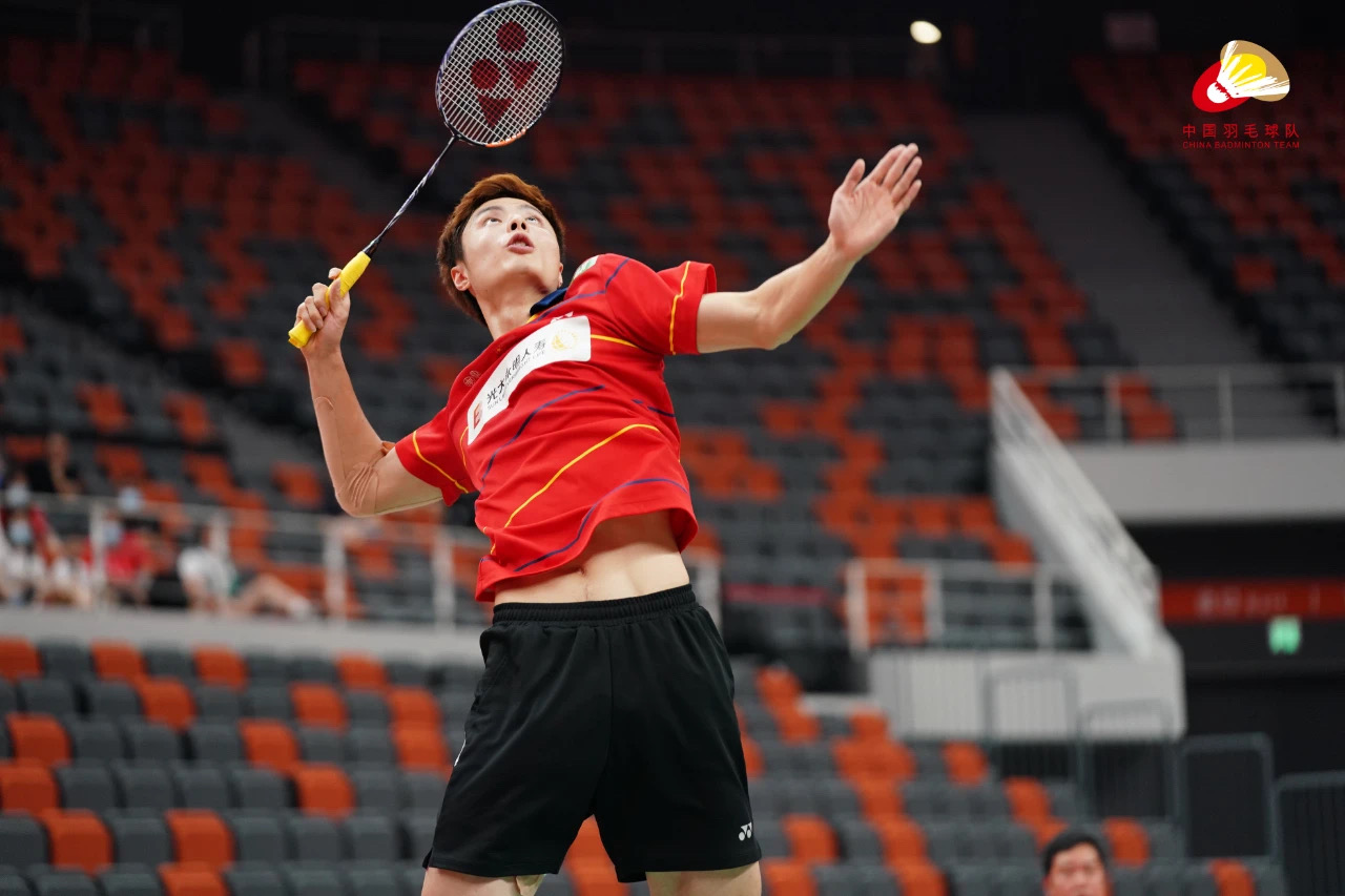 持了球员的 持了球员的